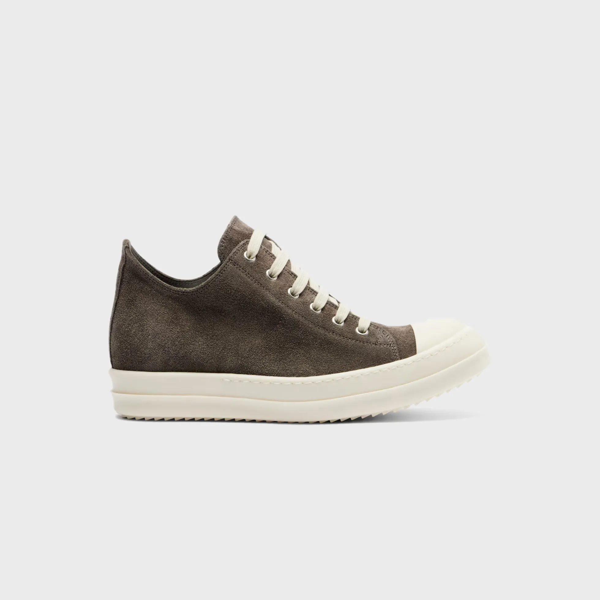 Baskets basses en daim