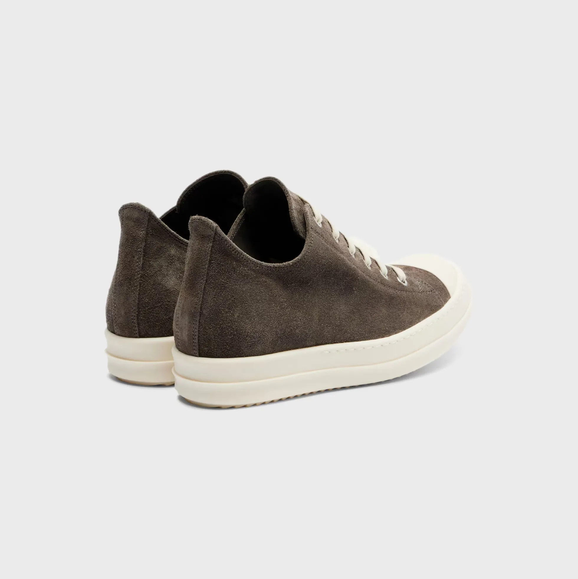 Baskets basses en daim