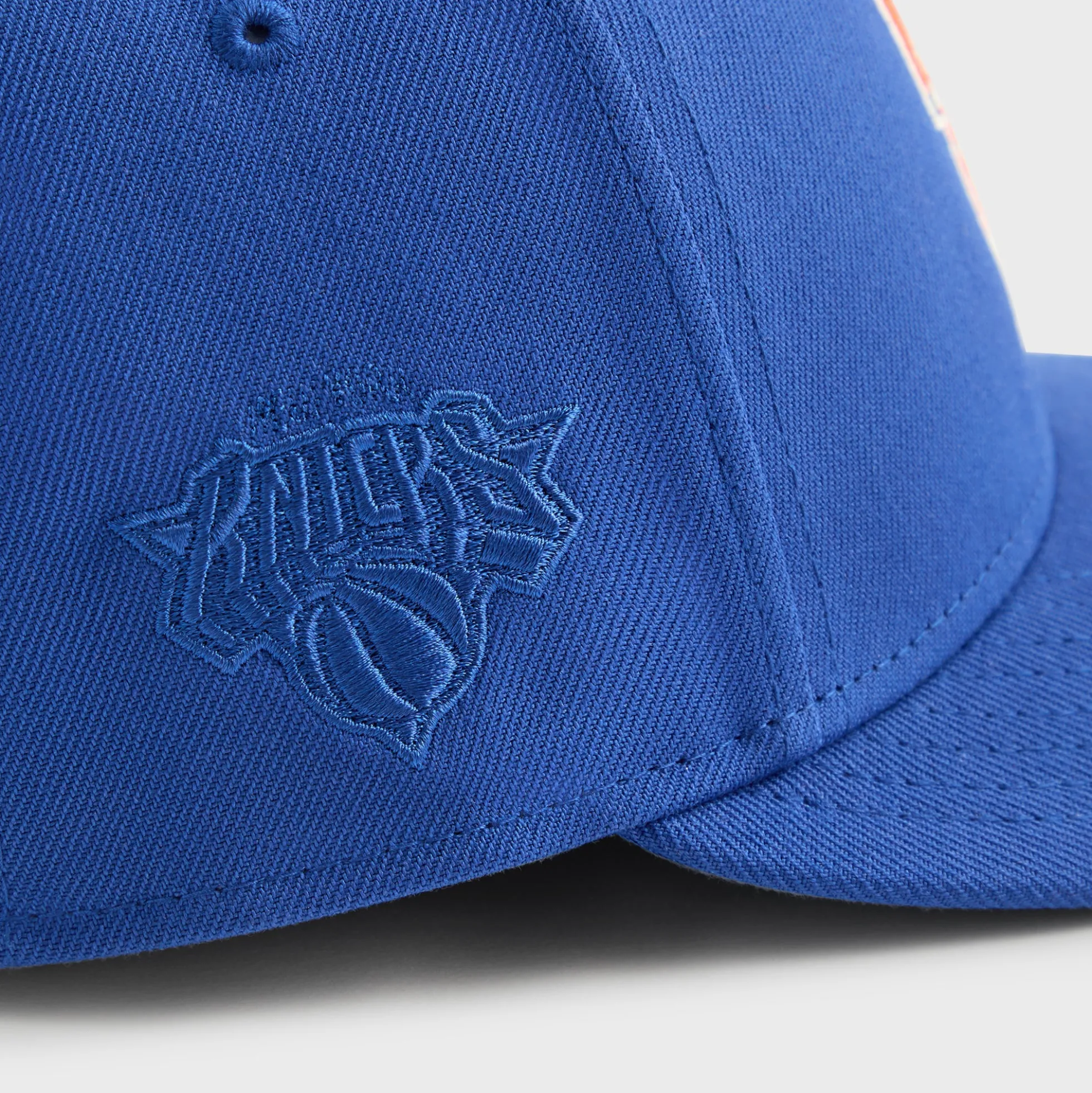 Casquette ajustée Kith & New Era 59FIFTY à profil bas pour les New York Knicks