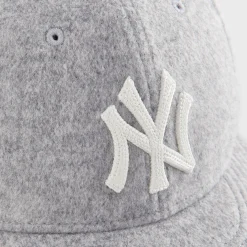 Casquette ajustée Kith & New Era pour les Yankees de New York, modèle 59Fifty en jersey brossé, profil bas, gris chiné moyen