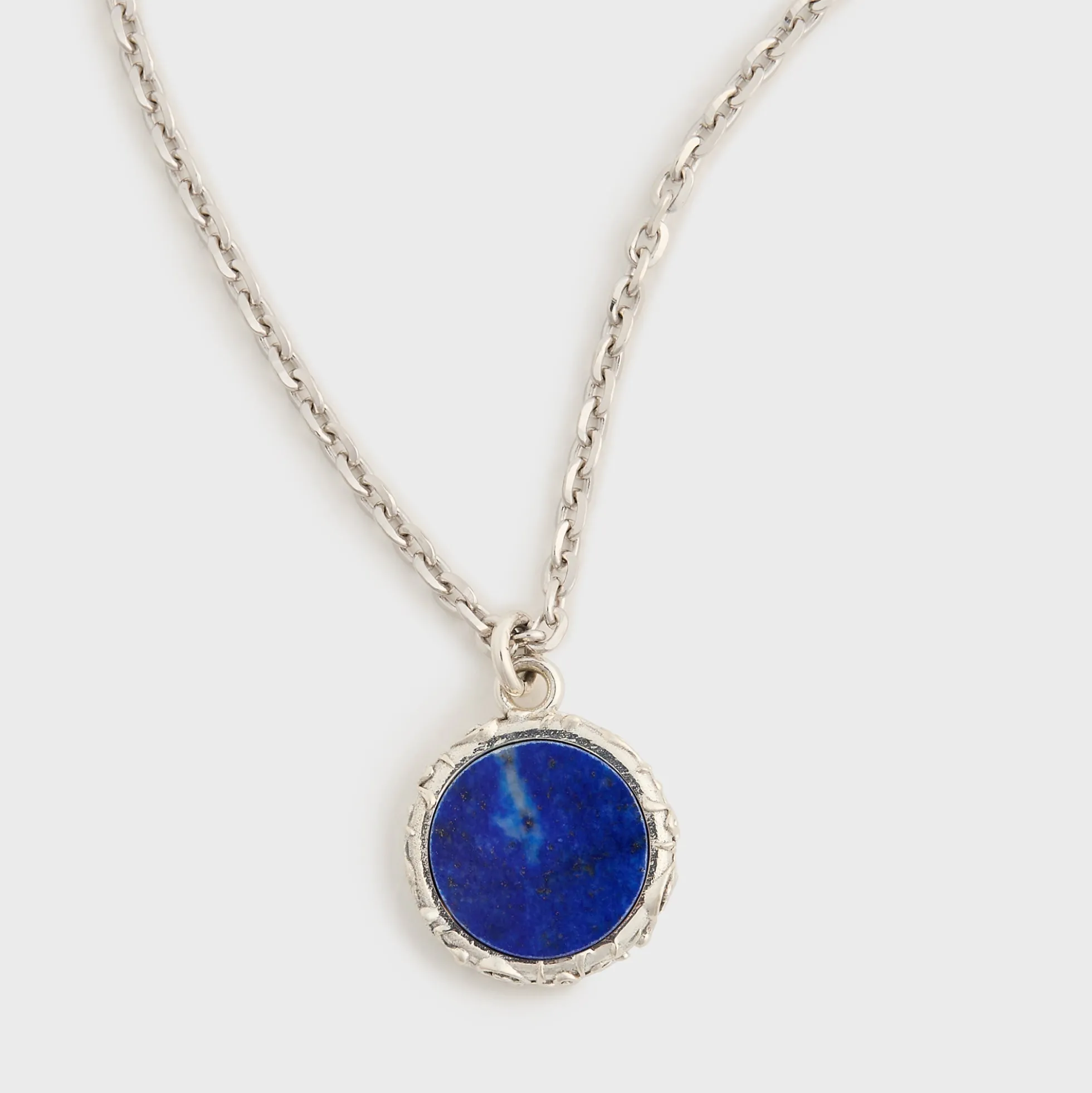 Collier amulette en lapis-lazuli florissant