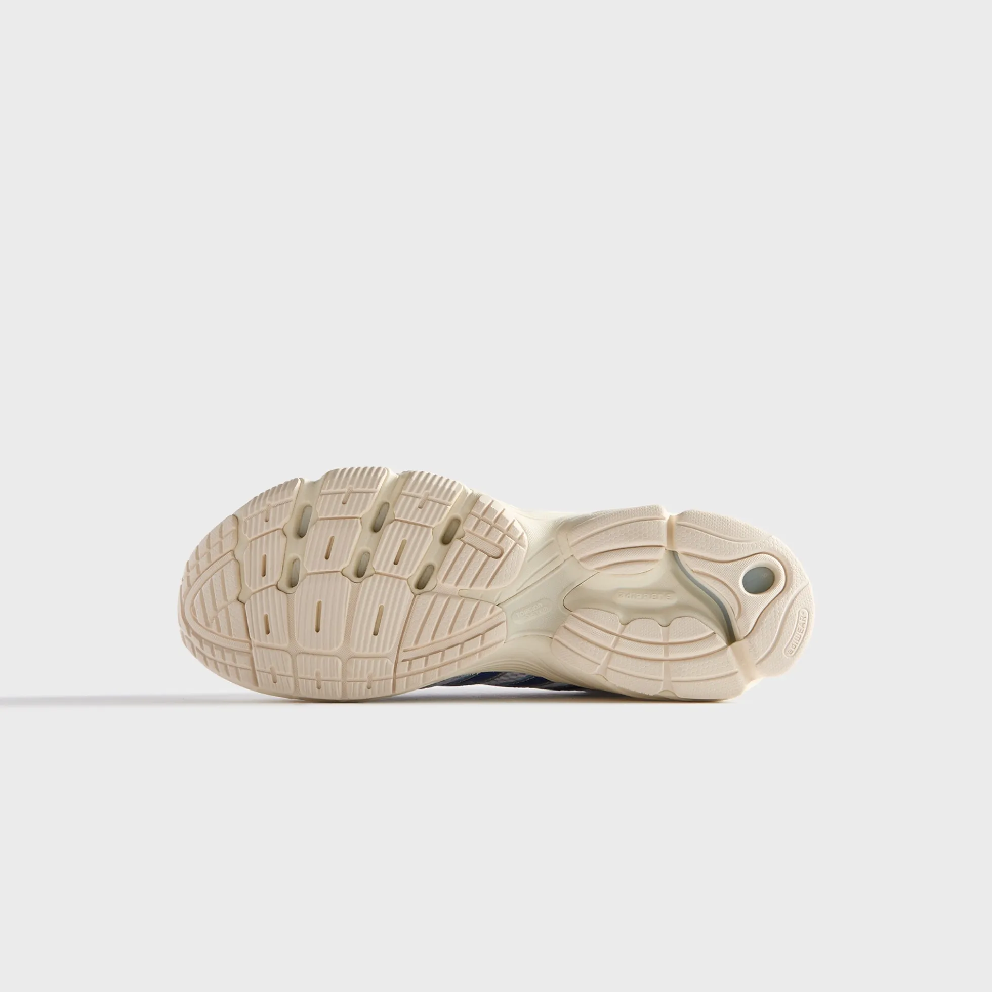 Kith pour adidas Supernova Cushion 7