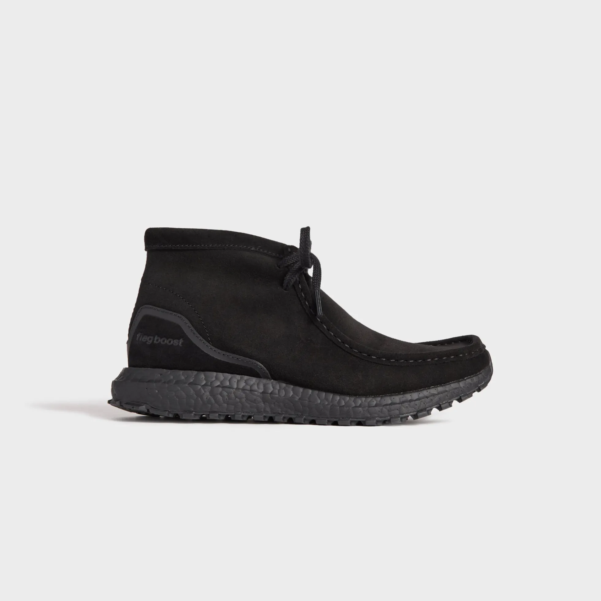 La Wallabee de la 8e Rue par Ronnie Fieg pour adidas Originals et Clarks Originals Ultraboost Mid