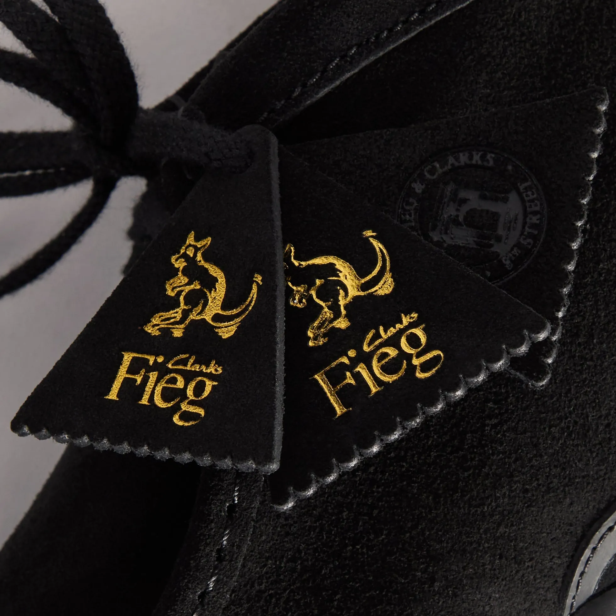 La Wallabee de la 8e Rue par Ronnie Fieg pour adidas Originals et Clarks Originals Ultraboost Mid