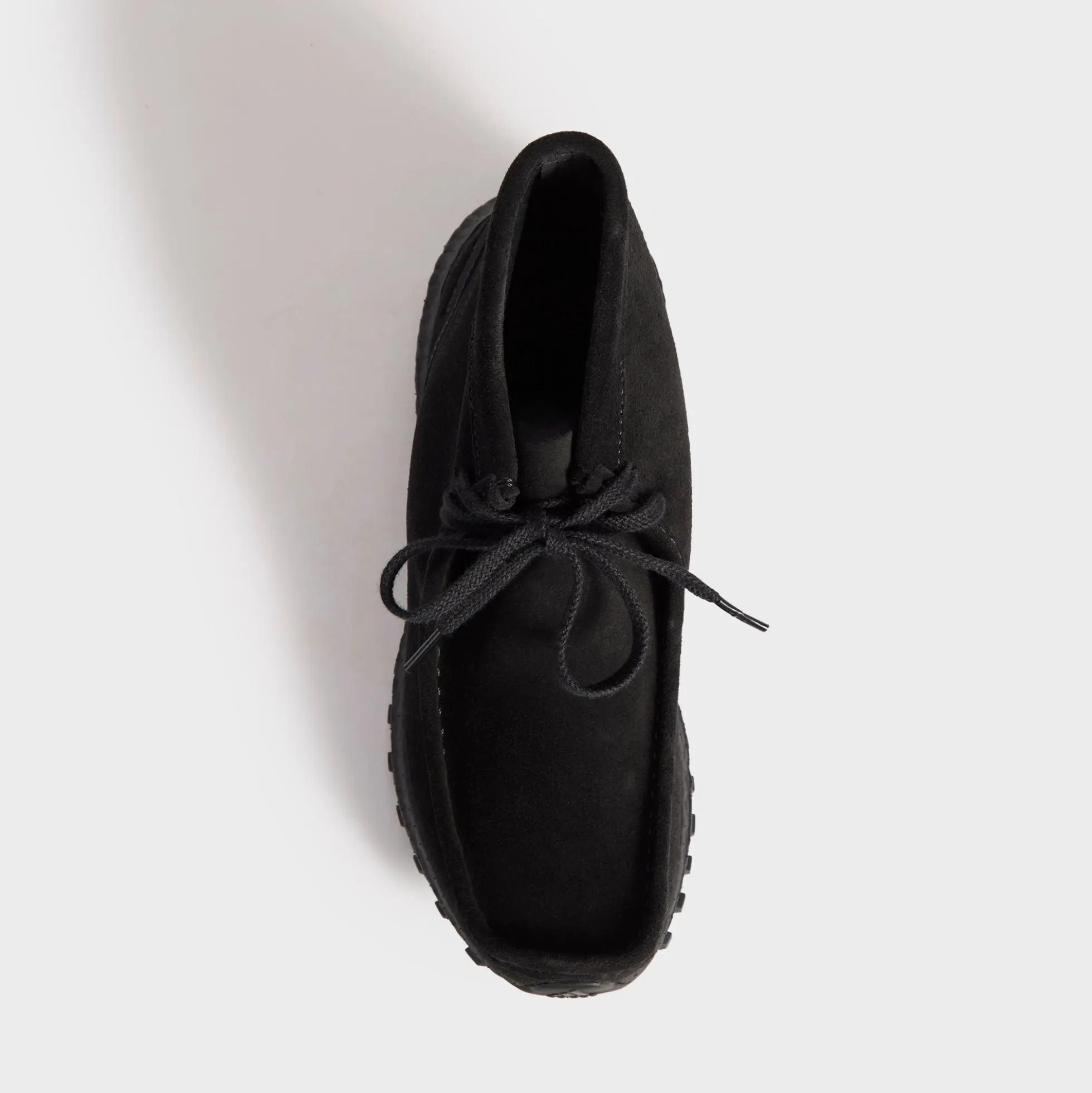 La Wallabee de la 8e Rue par Ronnie Fieg pour adidas Originals et Clarks Originals Ultraboost Mid