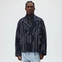 Trench-coat court Kith Everett
