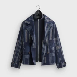 Trench-coat court Kith Everett