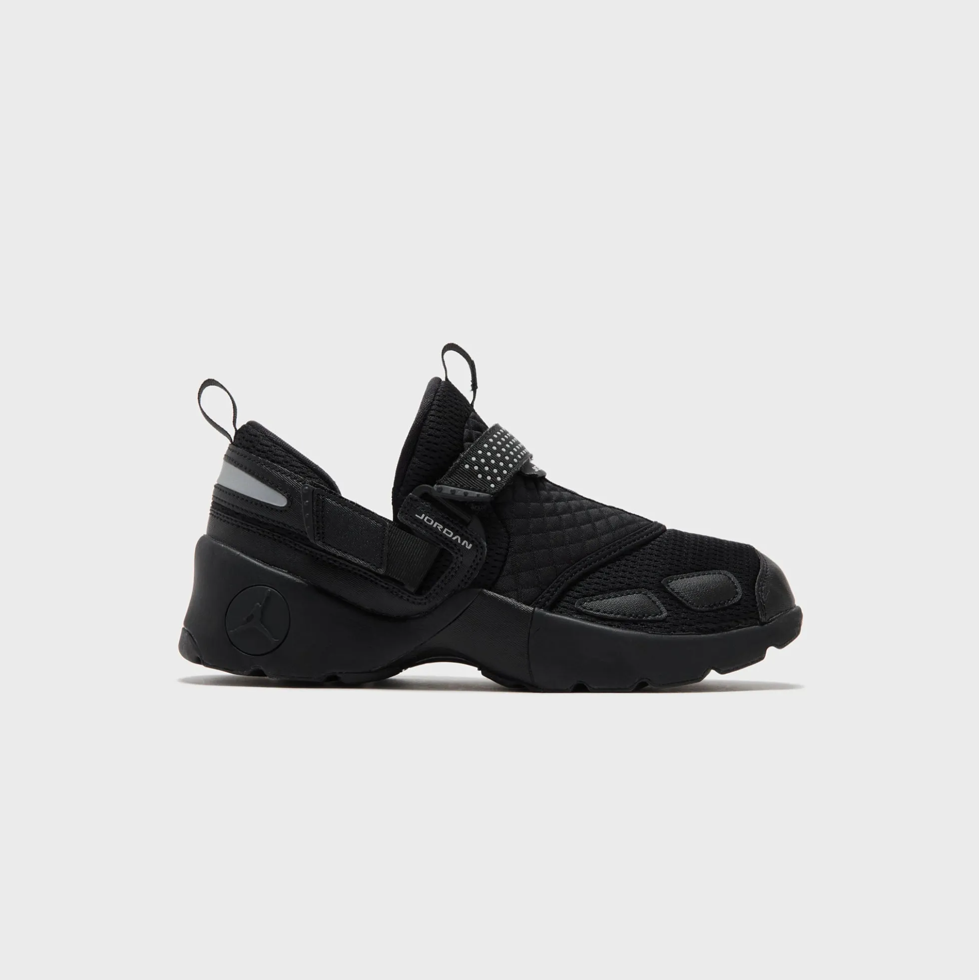 WMNS Trunner LX