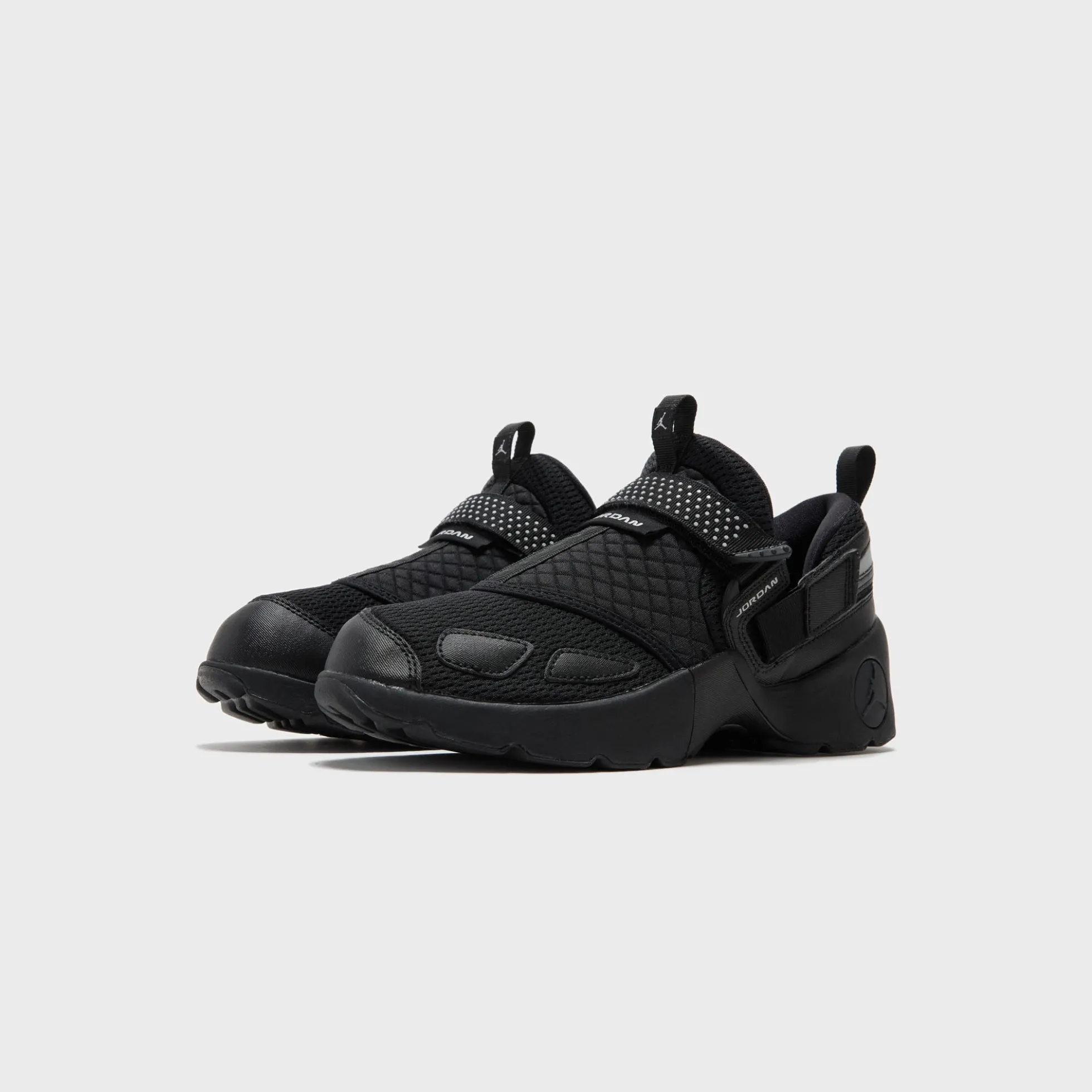 WMNS Trunner LX