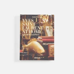 Yves Saint Laurent à la maison